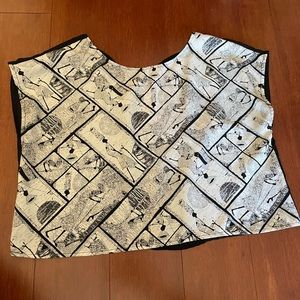Printed abstract patterned top